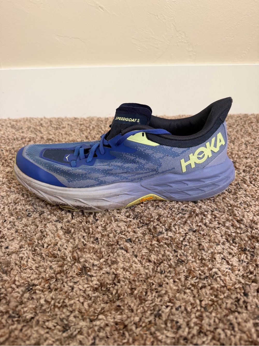 Hoka Women’s Speedgoat 5 Blue with Yellow Accents Running Shoes, size 11B